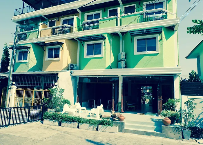 Gasthof Home'81 Bangkok